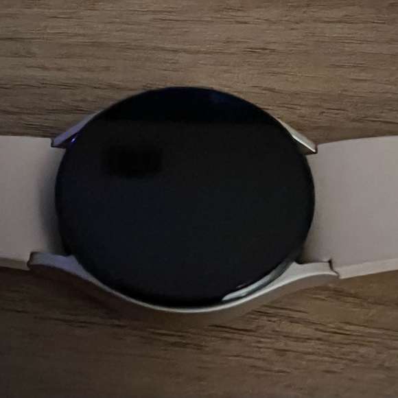 Samsung Smart Watch - Less than a year old-Rarely Worn - Picture 7 of 8